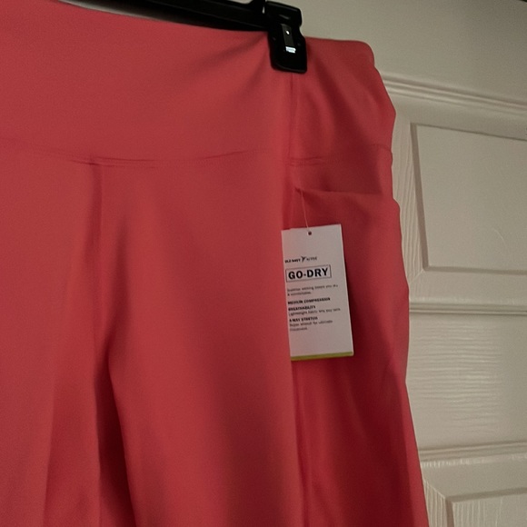 NWT old navy melon crop elevate leggings - Picture 6 of 8